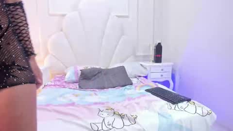 miaakittyy online show from April 2026 08:57:02 PM