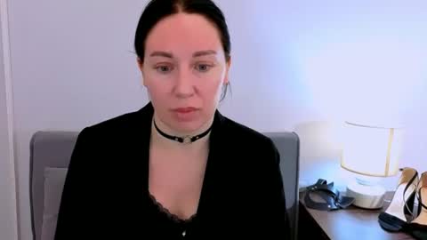 Mia online show from March 2026 04:14:02 PM