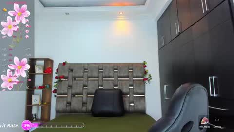 MIA LOVE online show from October 2025 11:50:01 AM