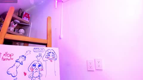 Mia online show from February 2025 04:09:02 PM