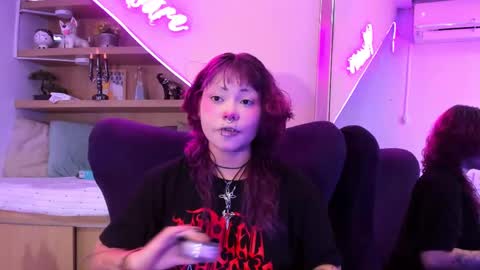 Mia online show from March 2025 12:36:02 PM