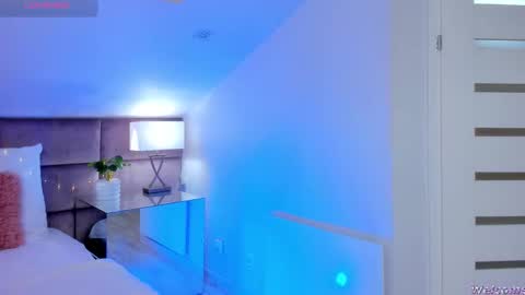 Snapshot of miaamuse chatting on November 2025 09:03:01 PM Mia online show from November 2025 09:03:01 PM