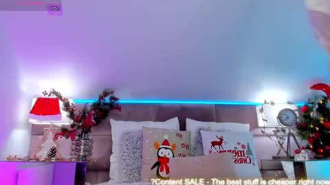 Snapshot of miaamuse chatting on December 2025 08:16:02 PM Mia online show from December 2025 08:16:02 PM