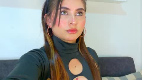 miaanderson__ online show from May 2026 11:26:02 AM