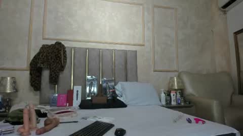 Snapshot of miaasummer chatting on June 2026 11:42:02 AM Miaasummer online show from June 2026 11:42:02 AM