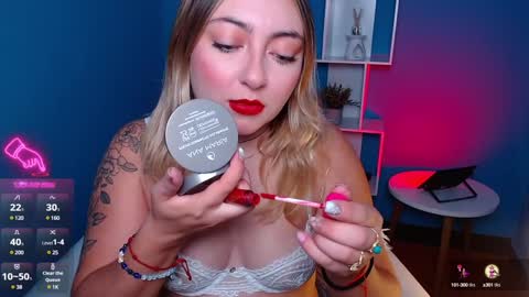 Snapshot of miaawild chatting on December 2024 11:33:02 AM Andrea online show from December 2024 11:33:02 AM