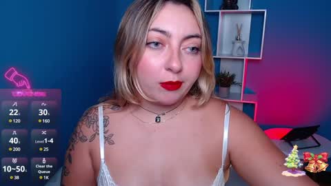 Snapshot of miaawild chatting on December 2024 08:48:01 PM Andrea online show from December 2024 08:48:01 PM