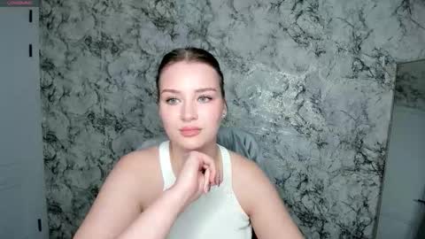 Mia online show from March 2026 07:42:02 PM