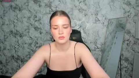 Mia online show from June 2026 06:48:02 AM
