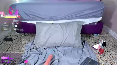 Mia Camille online show from April 2026 07:39:01 PM