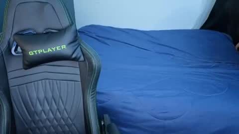 Mia online show from March 2026 01:22:01 AM