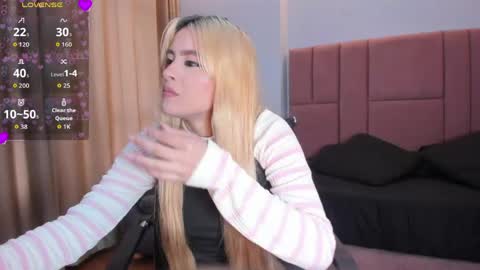 MiaCarper online show from April 2026 09:15:02 PM