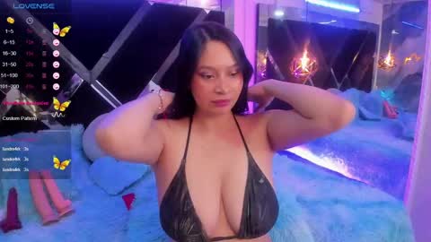 Mia online show from September 2025 01:39:02 AM