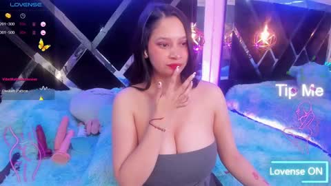 Mia online show from October 2025 01:45:01 AM