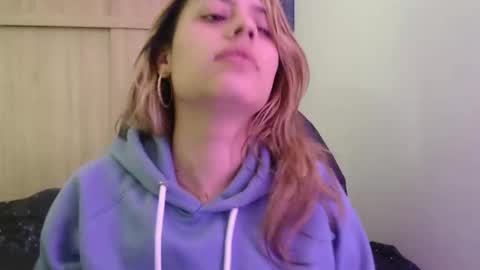 Snapshot of miacollings1 chatting on December 2025 03:32:01 PM Miia online show from December 2025 03:32:01 PM