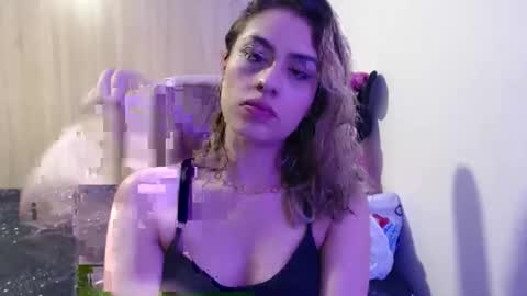 Snapshot of miacollings1 chatting on December 2025 12:17:02 AM Miia online show from December 2025 12:17:02 AM