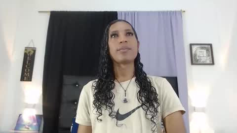 Snapshot of miacoock chatting on November 2025 01:10:01 PM MiaCoock online show from November 2025 01:10:01 PM