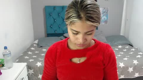 Snapshot of miacumgirl chatting on April 2026 12:15:01 PM miacumgirl online show from April 2026 12:15:01 PM