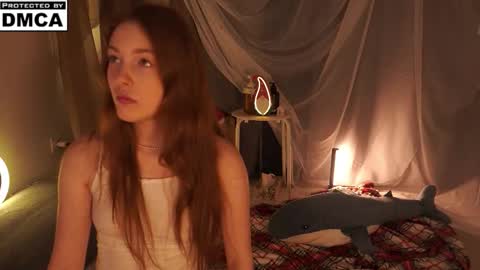 Mia online show from November 2025 08:41:01 PM