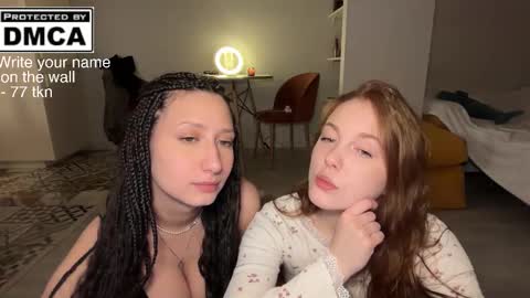 Mia online show from March 2026 11:19:02 PM