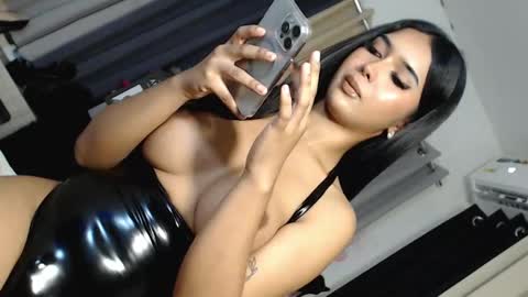 Snapshot of miafuckingwill chatting on March 2025 12:42:02 PM miafuckingwill online show from March 2025 12:42:02 PM