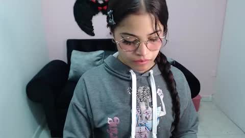 Snapshot of miafuckpussyhard chatting on October 2025 12:23:01 PM miafuckpussyhard online show from October 2025 12:23:01 PM