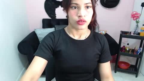 Snapshot of miafuckpussyhard chatting on November 2025 01:17:02 PM miafuckpussyhard online show from November 2025 01:17:02 PM