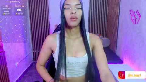 Snapshot of miagates_tay chatting on November 2025 03:06:01 AM Mia online show from November 2025 03:06:01 AM