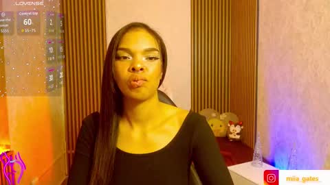 Snapshot of miagates_tay chatting on November 2025 02:45:02 AM Mia online show from November 2025 02:45:02 AM