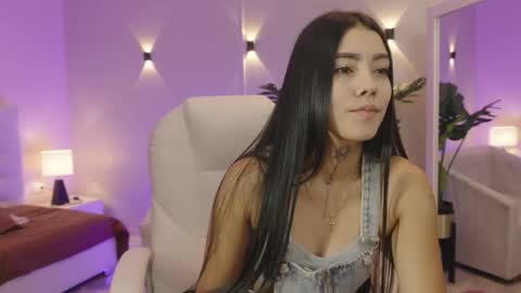 Mia Gomez online show from November 2025 12:59:01 PM