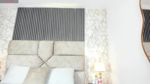 miagomezx online show from October 2025 09:46:01 PM