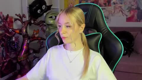 Snapshot of miagraces chatting on October 2025 06:20:01 PM Mia online show from October 2025 06:20:01 PM