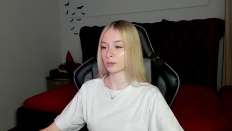 Snapshot of miagraces chatting on November 2025 05:25:02 PM Mia online show from November 2025 05:25:02 PM