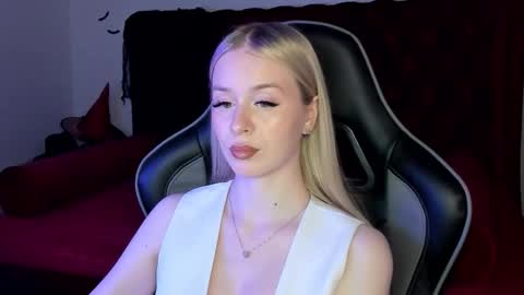 Snapshot of miagraces chatting on November 2025 06:20:01 PM Mia online show from November 2025 06:20:01 PM