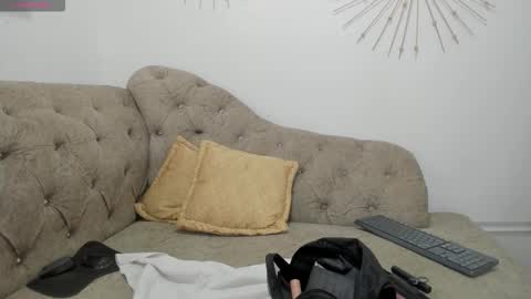 Miah Collins online show from September 2025 07:58:02 PM