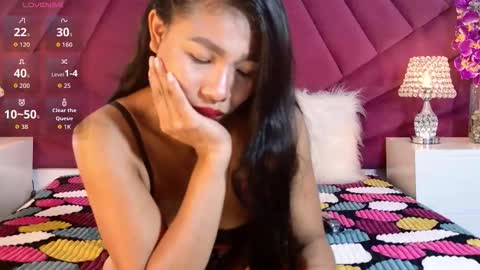 miahantonelli online show from April 2026 06:44:02 PM