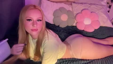 Snapshot of miaharperxox chatting on October 2025 08:21:02 PM Mia Harper online show from October 2025 08:21:02 PM