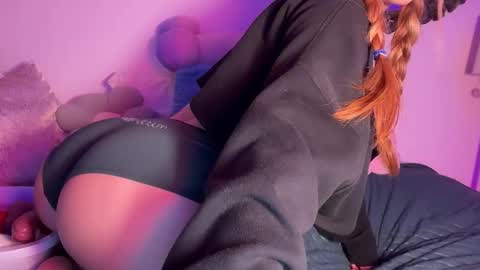 Snapshot of miaharperxox chatting on November 2025 08:30:01 PM Mia Harper online show from November 2025 08:30:01 PM