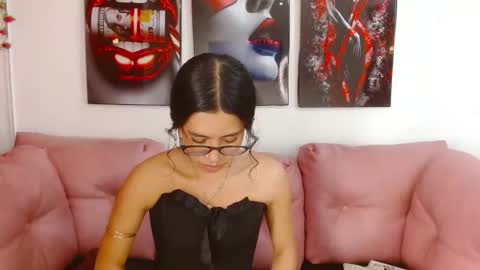 miahotcs online show from April 2026 04:12:01 PM