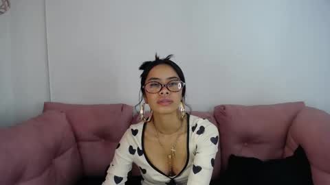 Snapshot of miahotcs chatting on May 2026 03:52:01 PM miahotcs online show from May 2026 03:52:01 PM