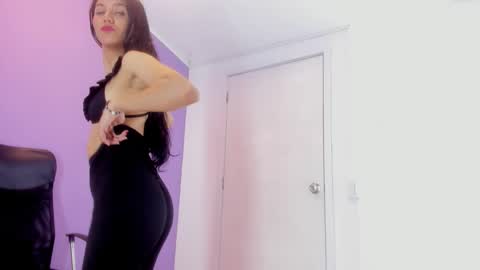 miajhonsonx online show from November 2025 03:30:02 PM