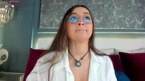 Mia  online show from May 2026 03:36:02 AM