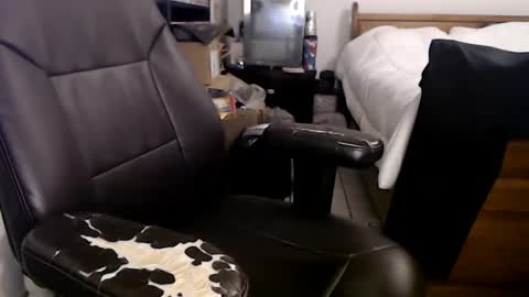 Snapshot of miaking chatting on February 2025 04:54:01 AM Mark online show from February 2025 04:54:01 AM