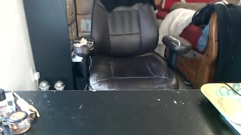 Snapshot of miaking chatting on October 2025 05:11:02 PM Mark online show from October 2025 05:11:02 PM