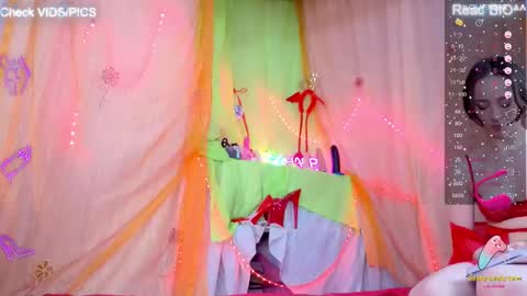 Mia online show from February 2025 11:20:01 AM