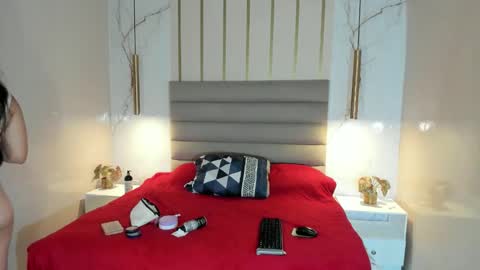 Mia 3 online show from February 2026 11:37:02 AM