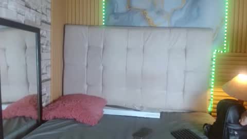 Snapshot of mialuna303av chatting on April 2026 11:13:01 PM mialuna303av online show from April 2026 11:13:01 PM