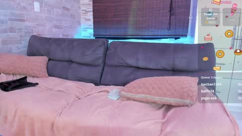 Mia online show from January 2025 12:42:01 AM