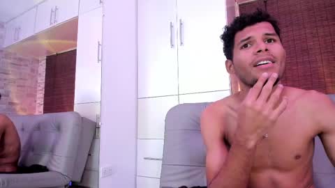 Mia online show from March 2025 10:21:01 PM