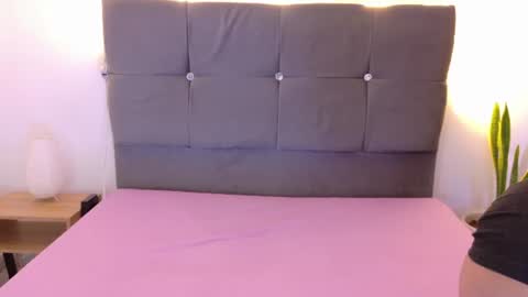 Snapshot of miamackleyn_ chatting on June 2026 10:13:02 AM MIA online show from June 2026 10:13:02 AM